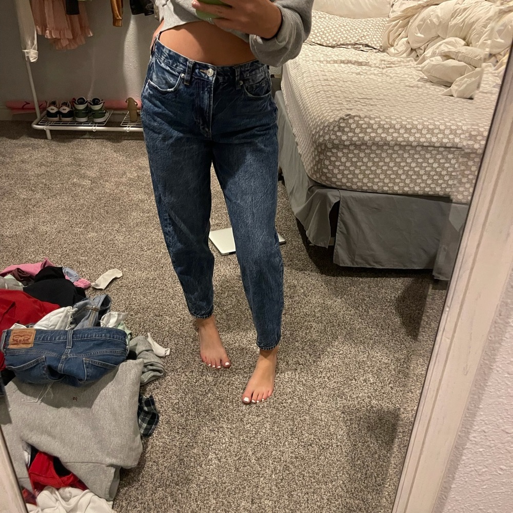American Eagle relaxed mom jeans